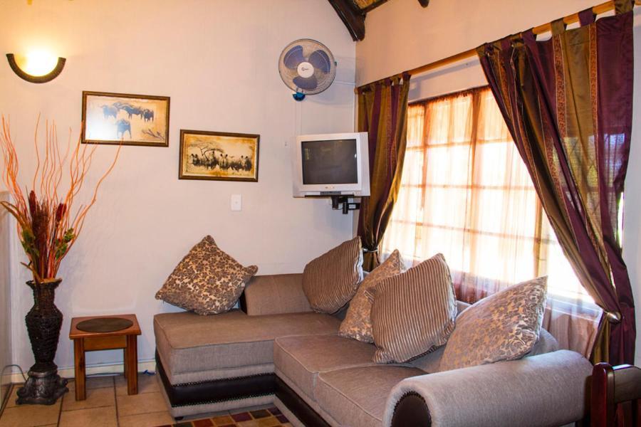 Aristo Manor Self-Catering Accommodation Richards Bay Bagian luar foto