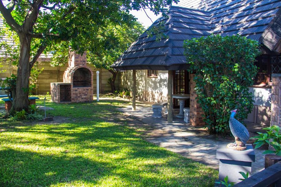 Aristo Manor Self-Catering Accommodation Richards Bay Bagian luar foto