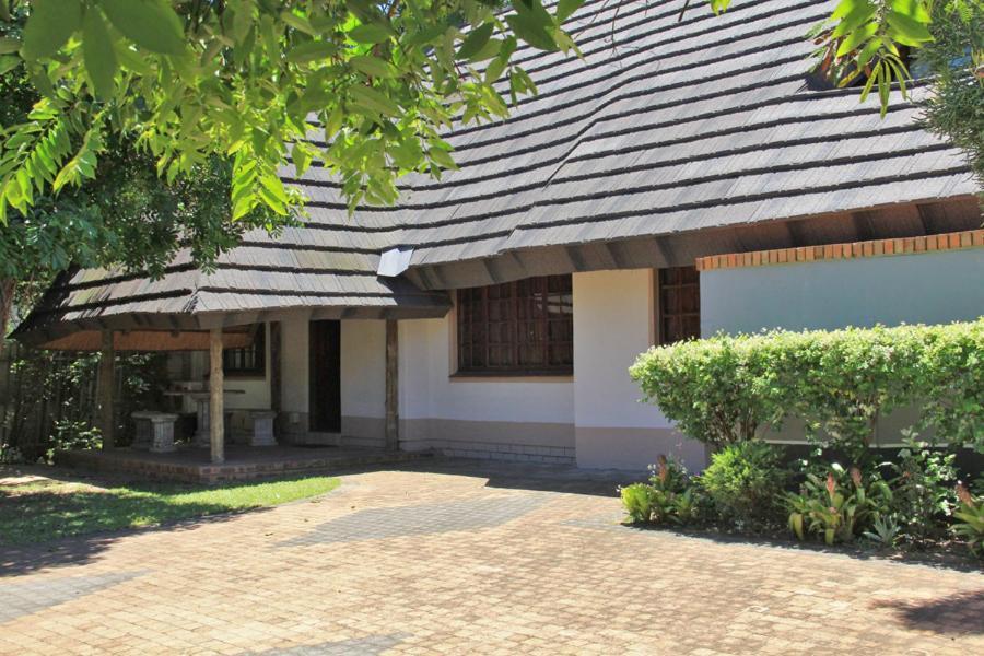 Aristo Manor Self-Catering Accommodation Richards Bay Bagian luar foto