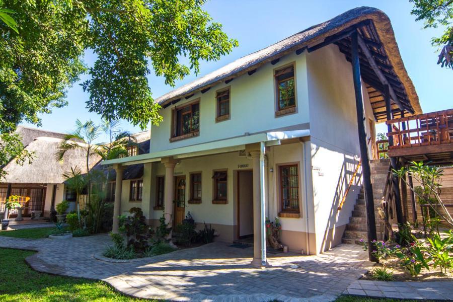 Aristo Manor Self-Catering Accommodation Richards Bay Bagian luar foto