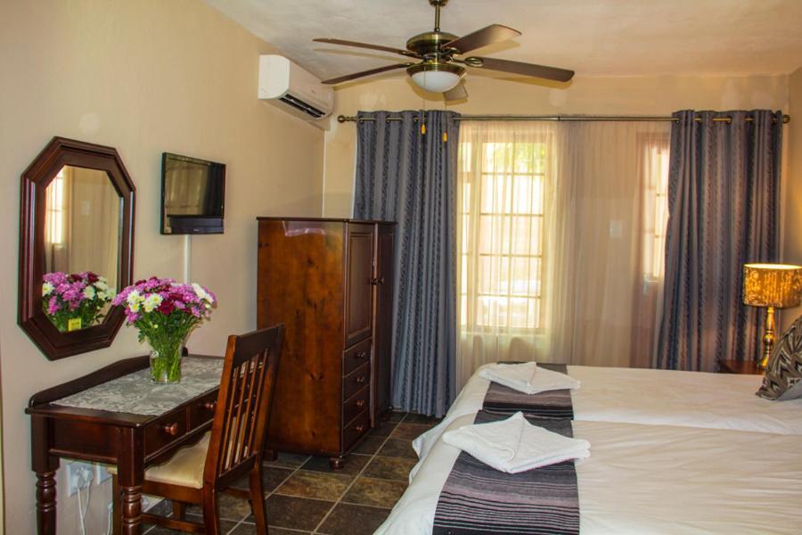 Aristo Manor Self-Catering Accommodation Richards Bay Bagian luar foto