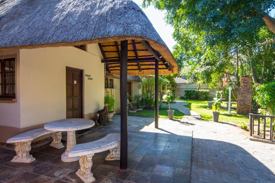 Aristo Manor Self-Catering Accommodation Richards Bay Bagian luar foto